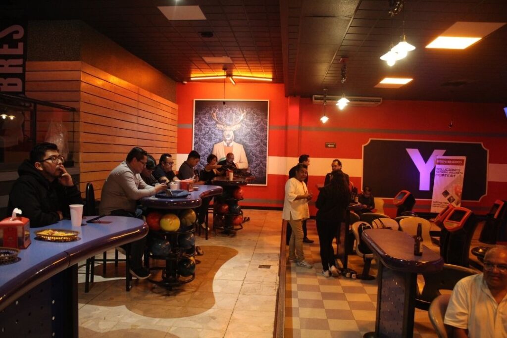 convivencia en boliche